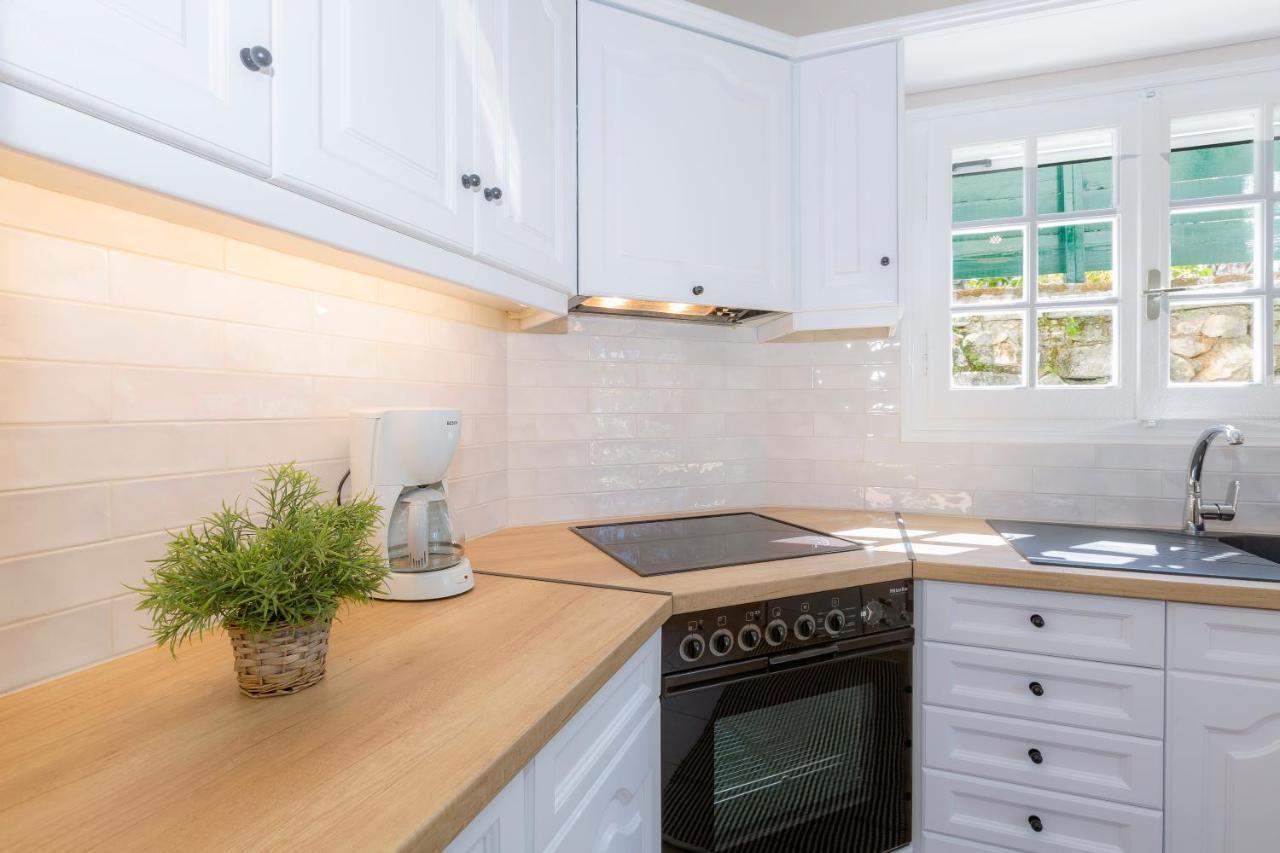 Alisachni Apartments Apraos Екстериор снимка