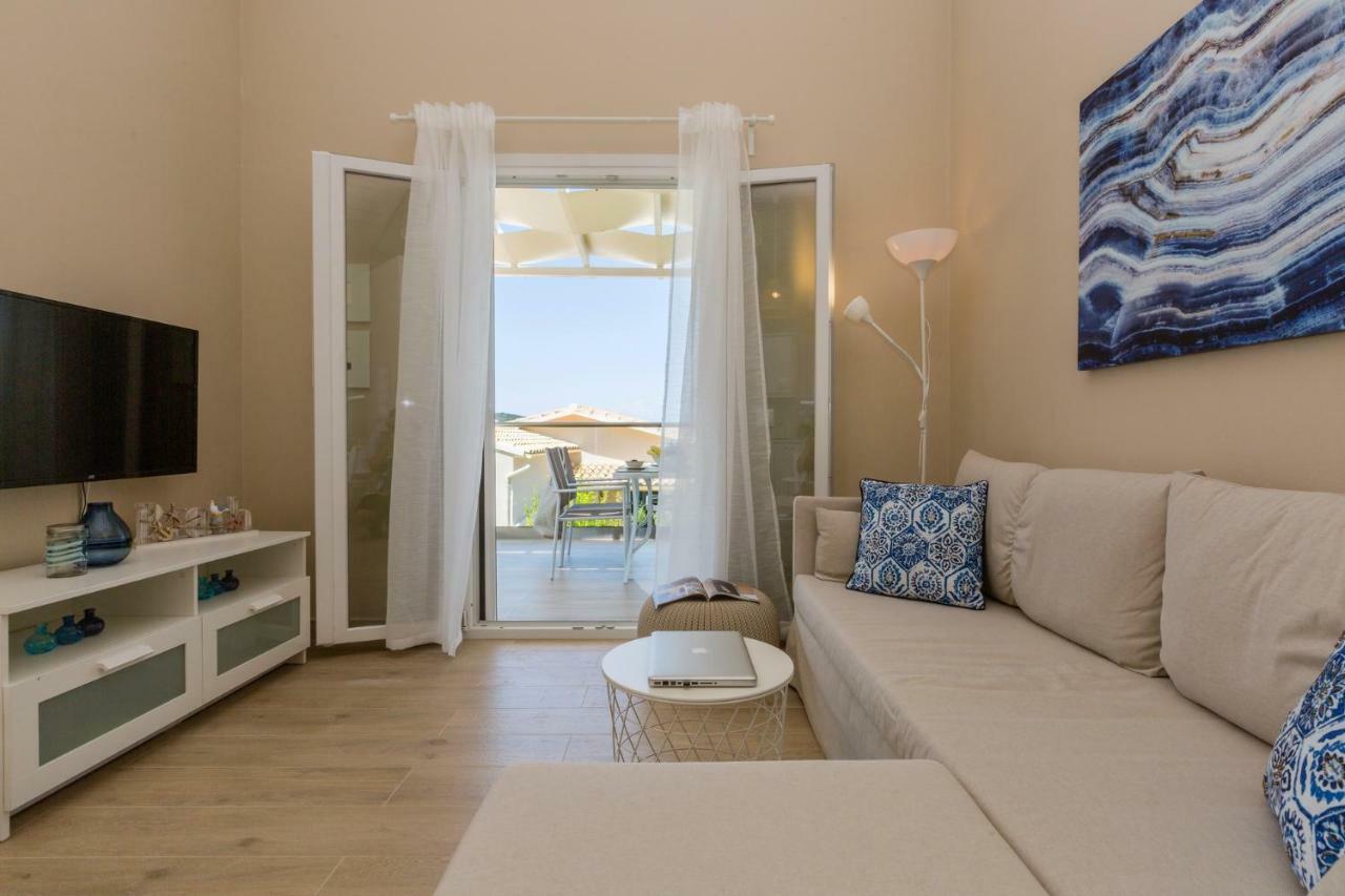 Alisachni Apartments Apraos Екстериор снимка